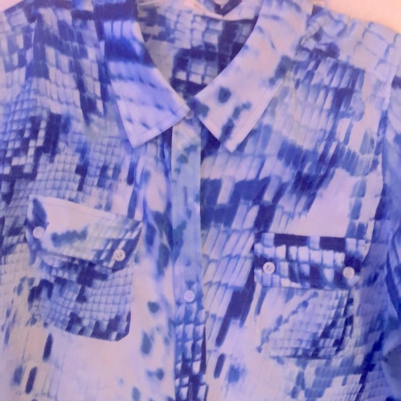 Calvin Klein blouse. Size Large. - Picture 2 of 5